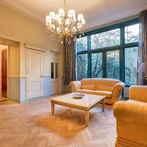 https://the-royal-suite-ii.thehaguehotels.net